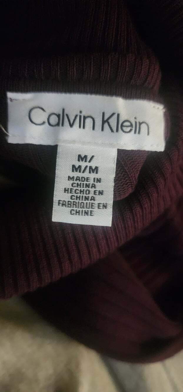 Calvin Klein Merlot Ribbed Knit Turtleneck Sweater Cuff Buttons NWT Sz M New T30 - Picture 4 of 7